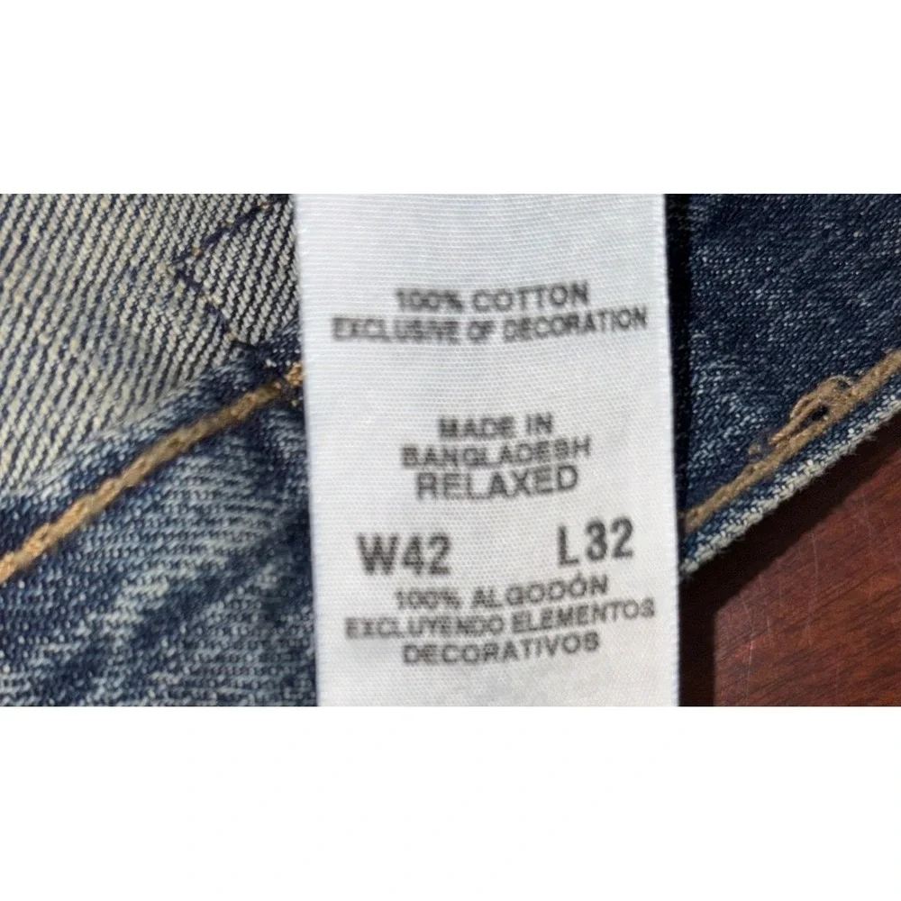 Signature Levi Relaxed Fit Jeans Men 42x32 Blue Med Wash Straight Leg Brand New